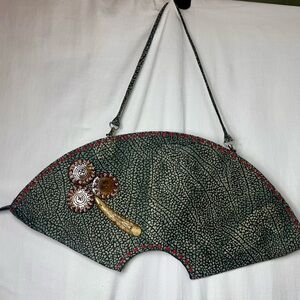 Rare Made In Kenya African Lily Leather Green Fan-Shaped Women's Bag